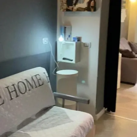 Magda House & Parking Μπάρι