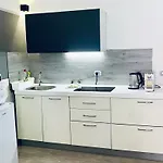 Magda House & Parking Apartament Bari