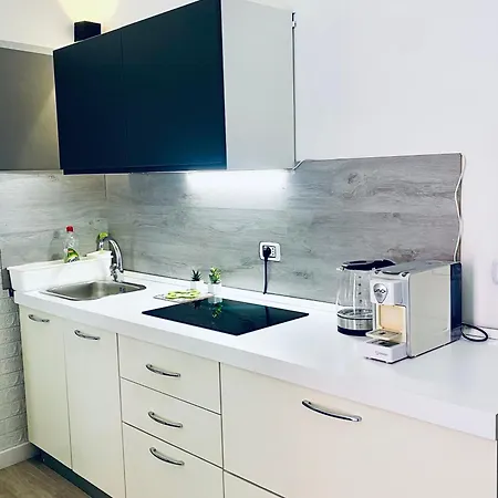 Magda House & Parking